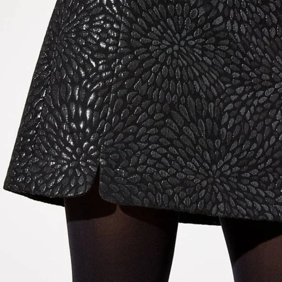 LOFT New Black Shimmer Jacquard Floral Embossed Metallic Shift Skirt Size 2P - Picture 3 of 3